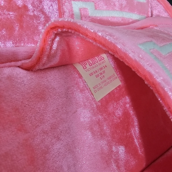 PINK VICTORIA'S SECRET SLIPPERS PINK SZ.SMALL US 5-6 NEW. - Picture 7 of 9